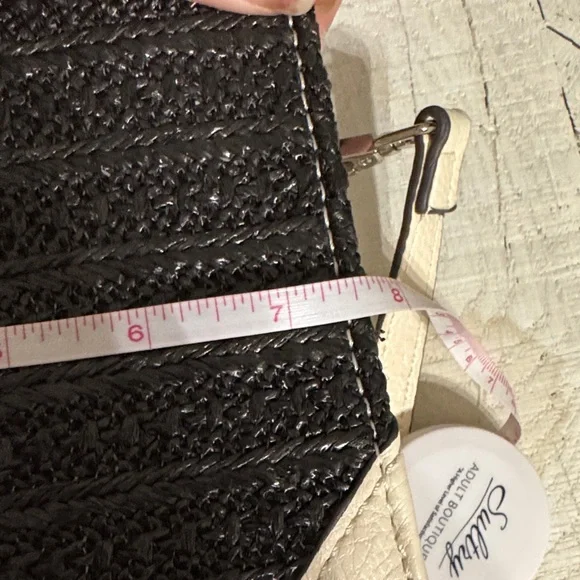 EUC Steve Madden Textured Black and Cream Box Crossbody Bag - Picture 7 of 10